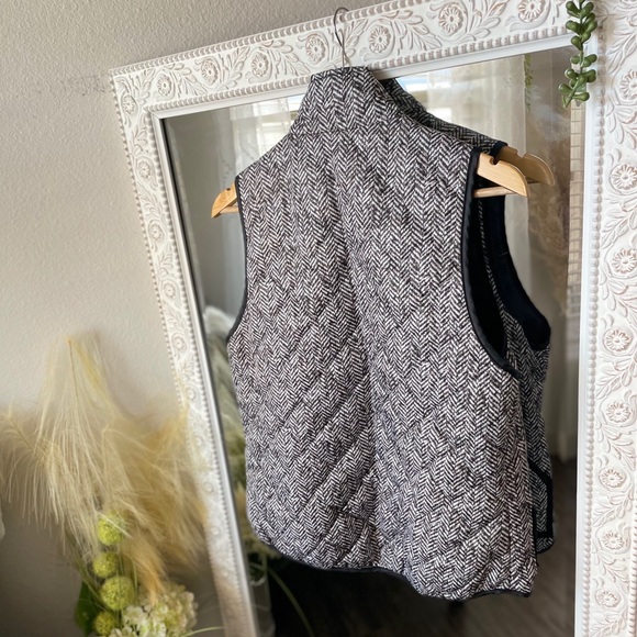 Women’s Herringbone Quilted Vest Large - Picture 5 of 5